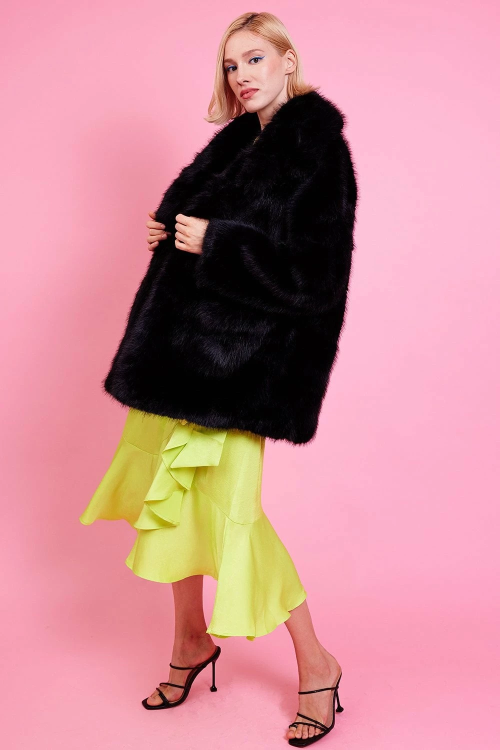 JAYLEY Bamboo Faux Fur Black Midi Coat - Image 4