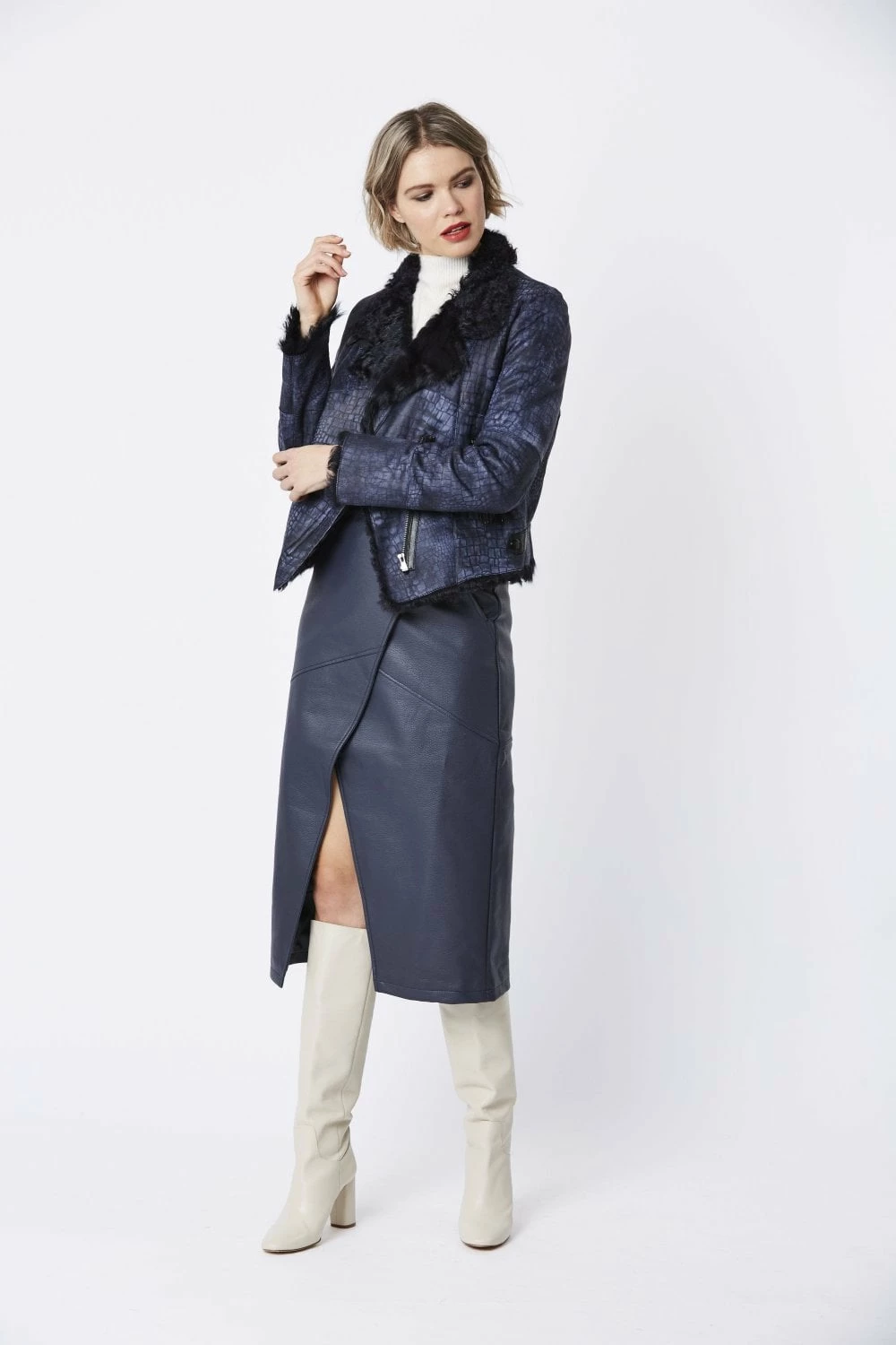 JAYLEY Blue Crocodile Effect Cropped Jacket With Faux Fur Trim - Image 3