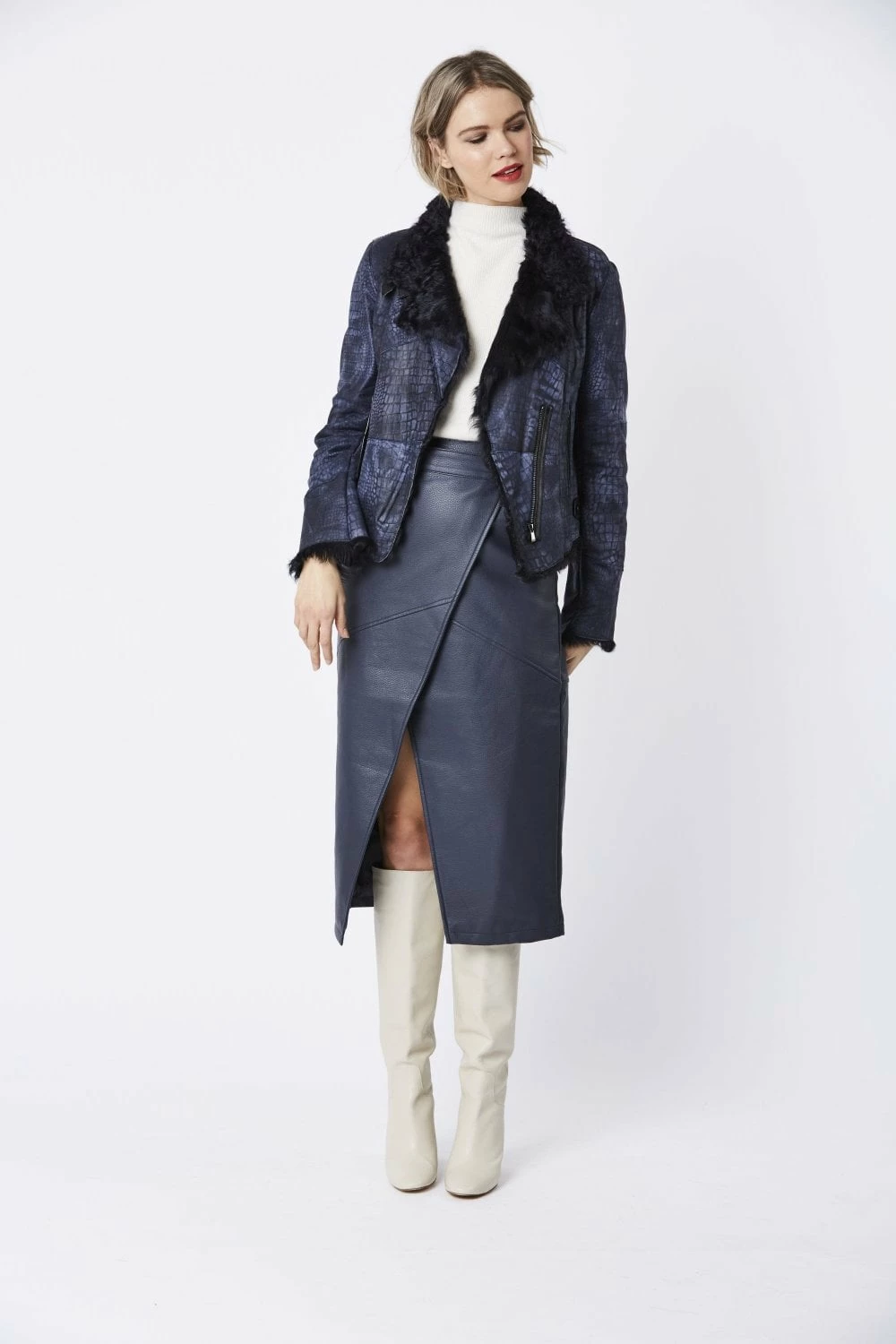 JAYLEY Blue Crocodile Effect Cropped Jacket With Faux Fur Trim - Image 4