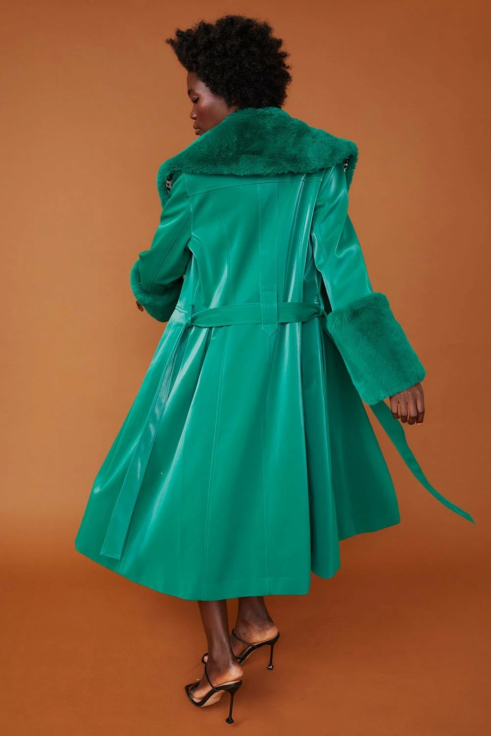 JAYLEY Green Trench Style Belted Coat With Faux Fur Cuffs And Collar - Image 3