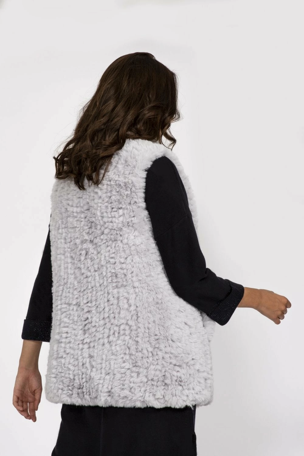 JAYLEY Grey Hand Knitted Faux Fur Gilet - Image 2