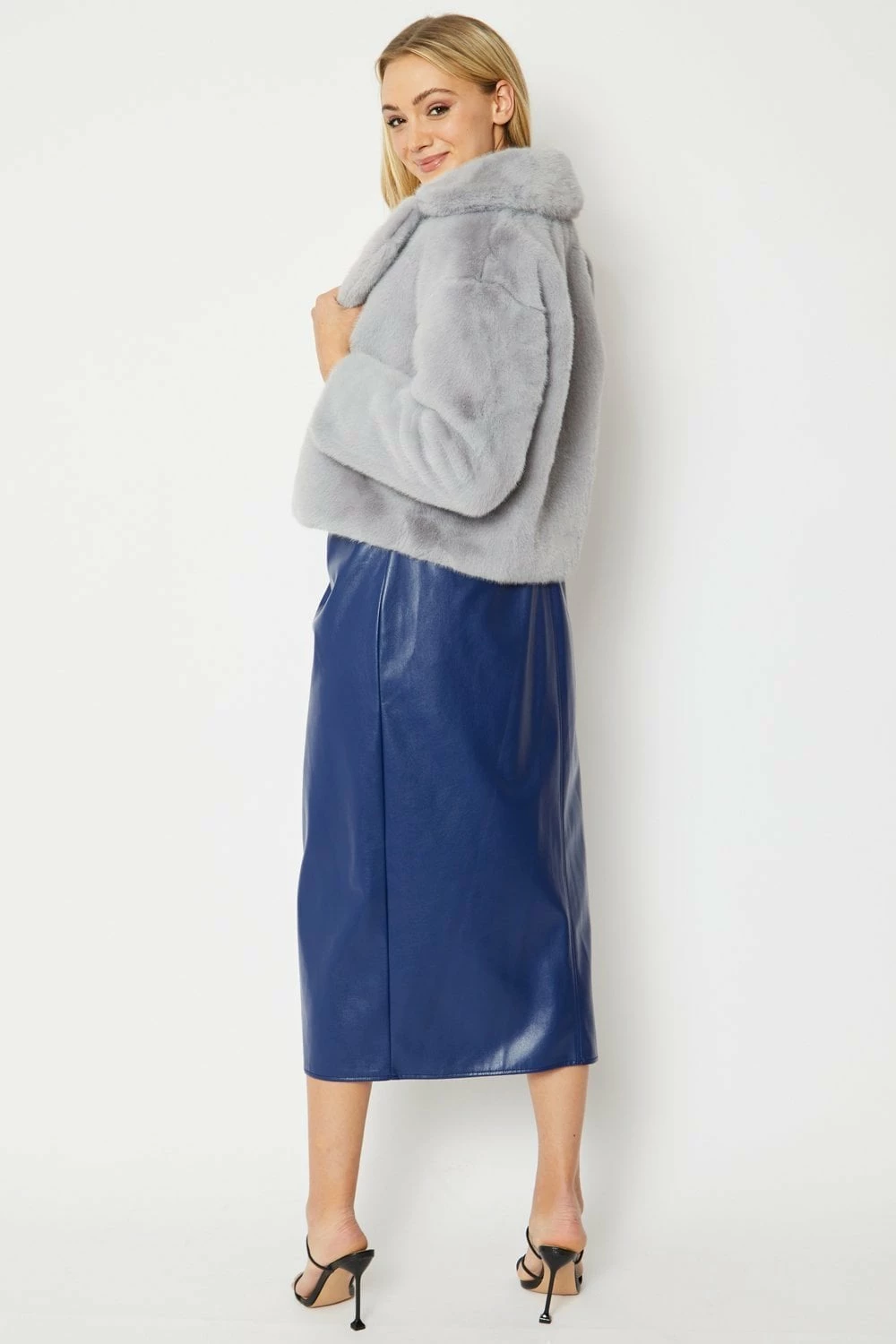 JAYLEY Purple Faux Fur Cropped Coat - Image 3